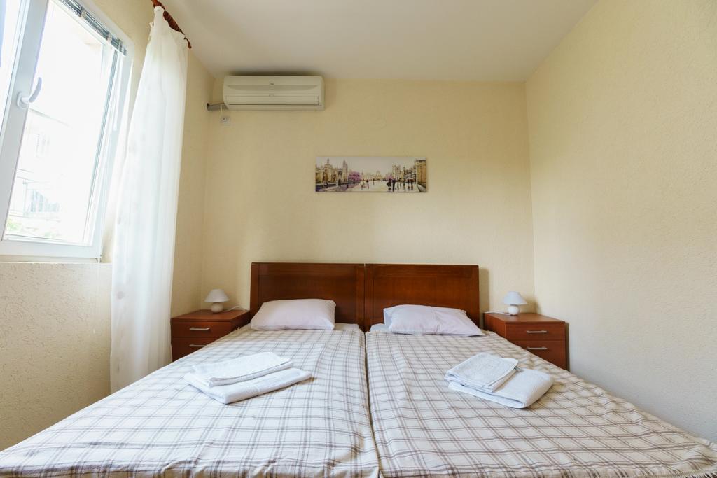 Apartments Lora Bar Zewnętrze zdjęcie