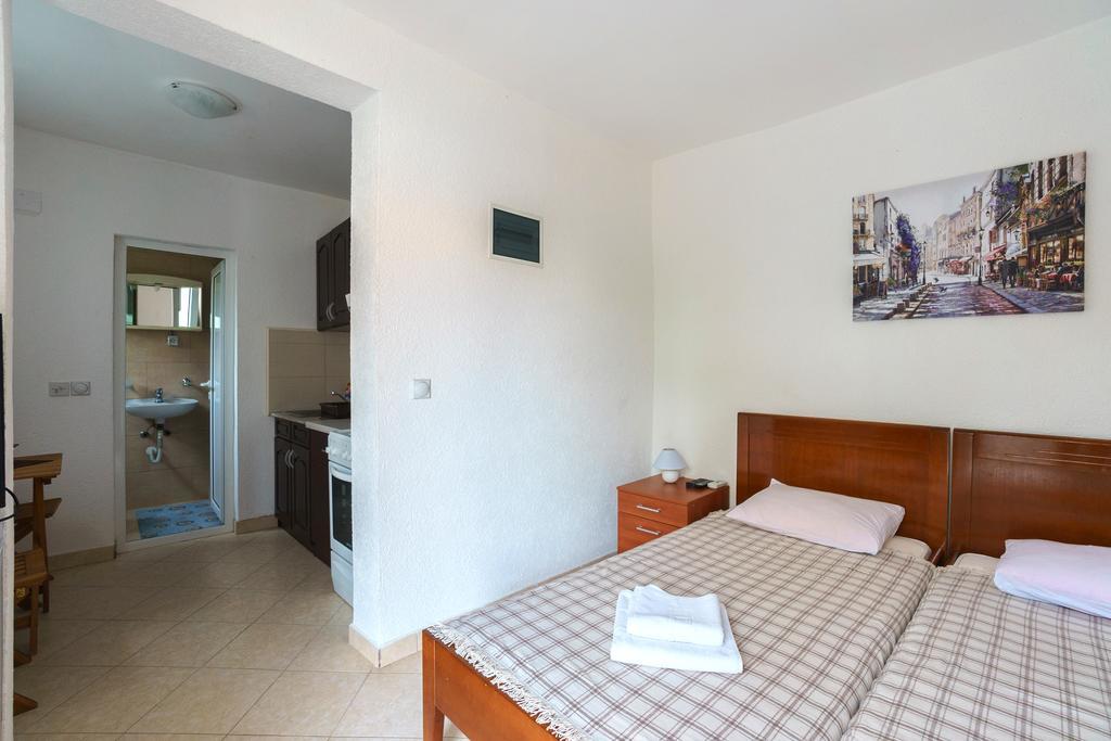 Apartments Lora Bar Zewnętrze zdjęcie