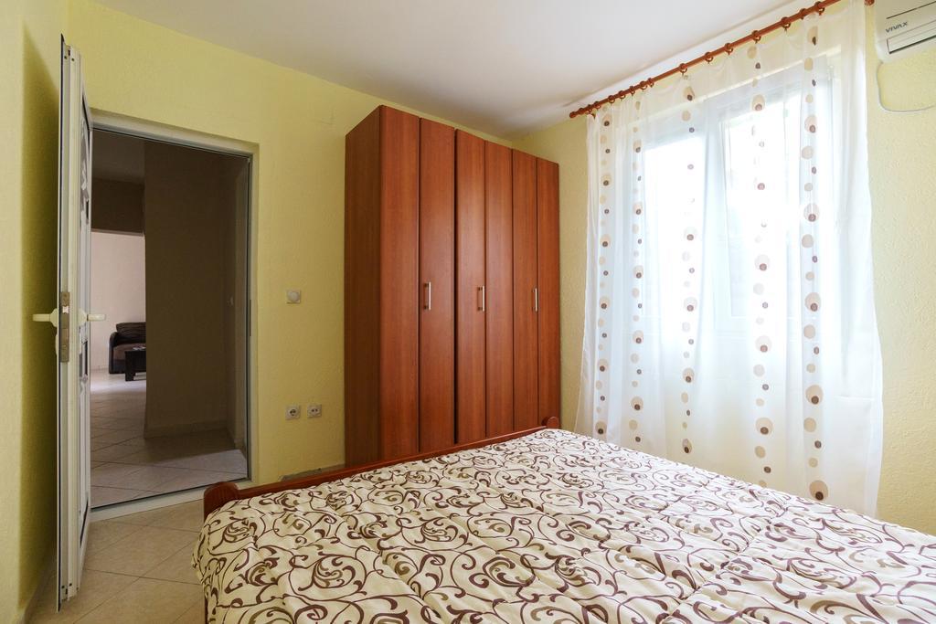 Apartments Lora Bar Zewnętrze zdjęcie
