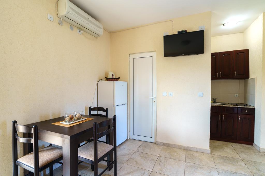 Apartments Lora Bar Zewnętrze zdjęcie
