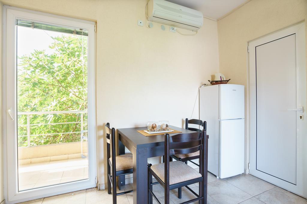 Apartments Lora Bar Zewnętrze zdjęcie