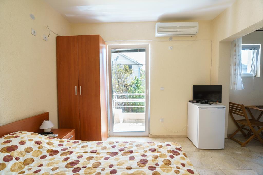 Apartments Lora Bar Zewnętrze zdjęcie