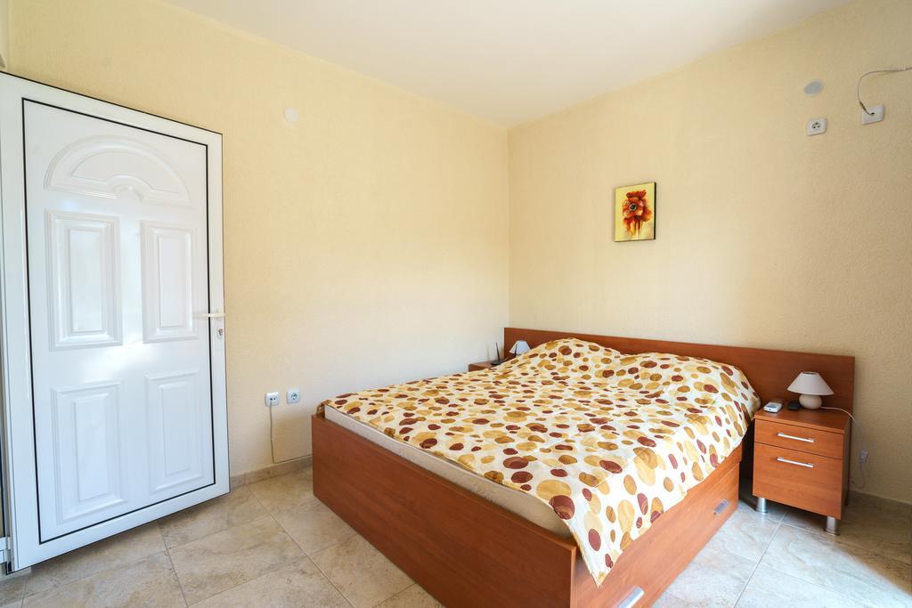 Apartments Lora Bar Zewnętrze zdjęcie