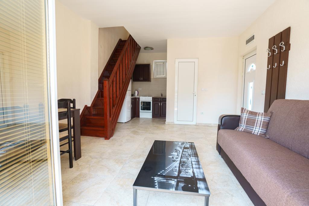 Apartments Lora Bar Zewnętrze zdjęcie