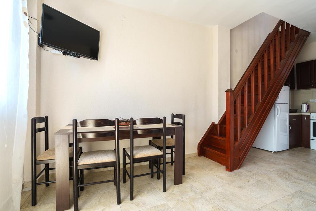 Apartments Lora Bar Zewnętrze zdjęcie