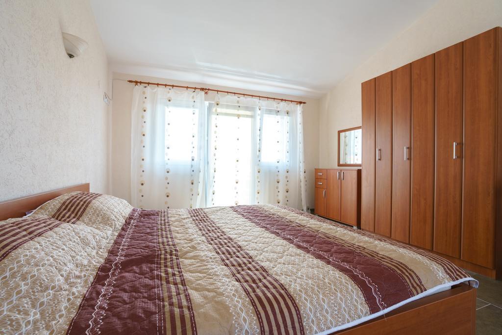 Apartments Lora Bar Zewnętrze zdjęcie