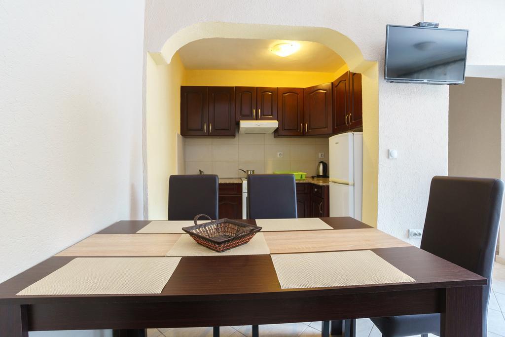 Apartments Lora Bar Zewnętrze zdjęcie