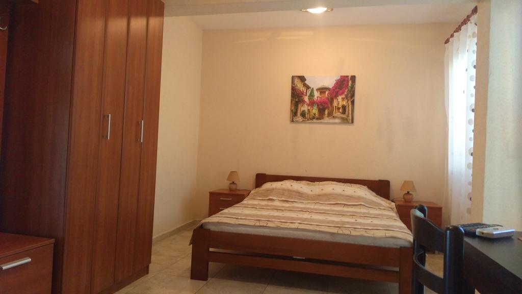 Apartments Lora Bar Zewnętrze zdjęcie