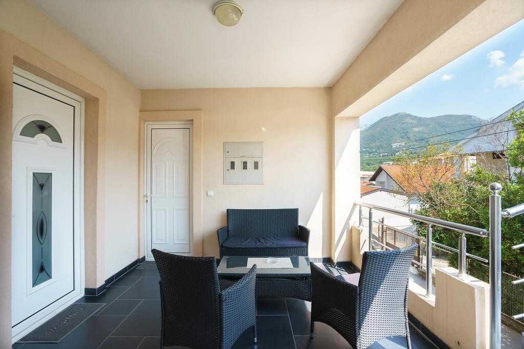 Apartments Lora Bar Zewnętrze zdjęcie